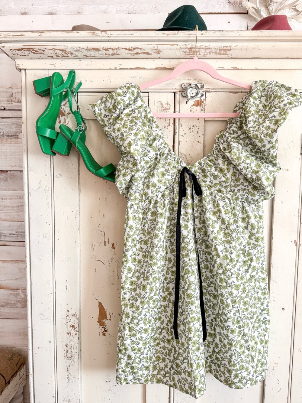 Green Floral Ruffle-Sleeve Dress with Black Tie